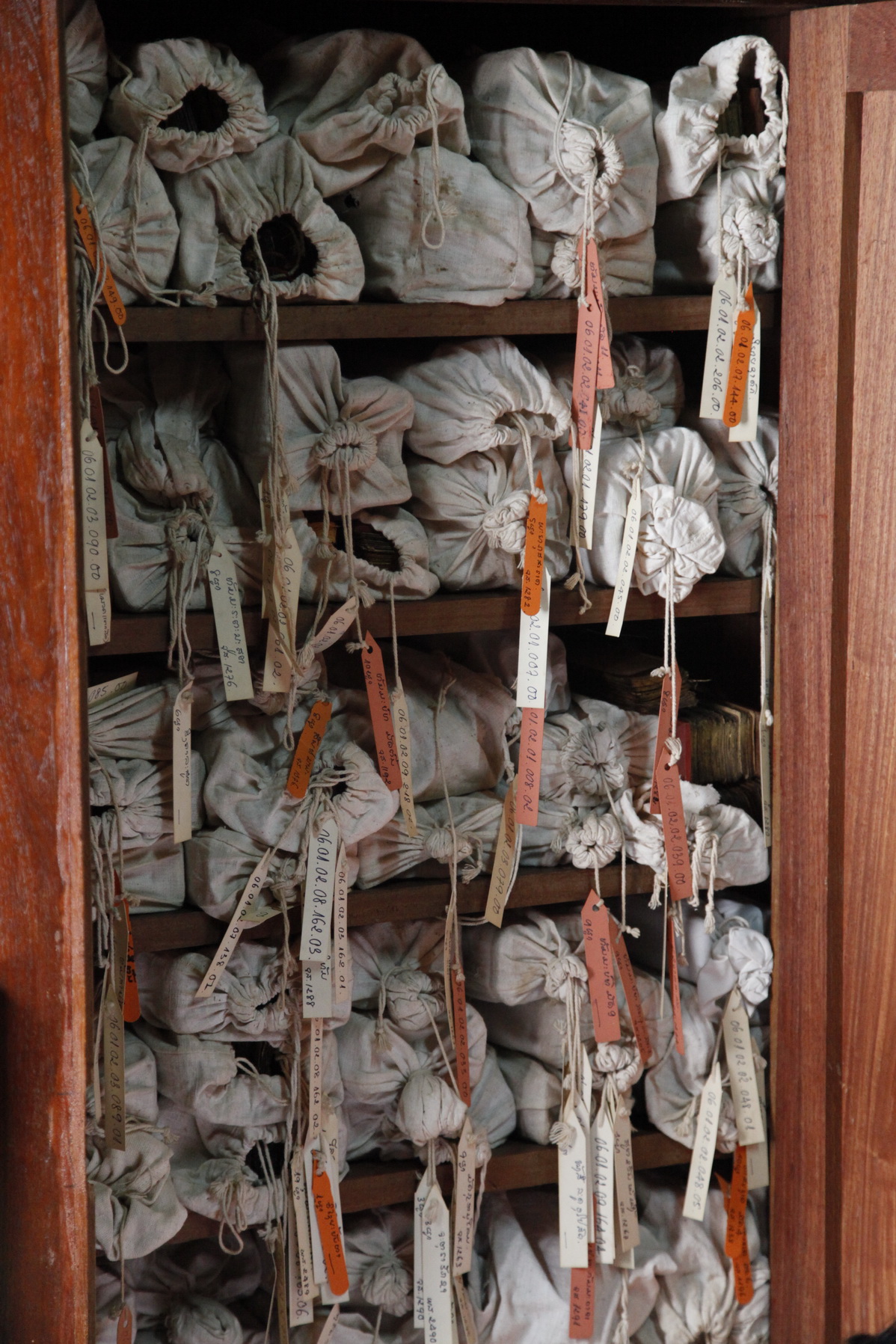 laos/2014-11-08_สปปลาว_ประมวลถ่ายใบลาน_สกุลพัฒน์ (26).JPG